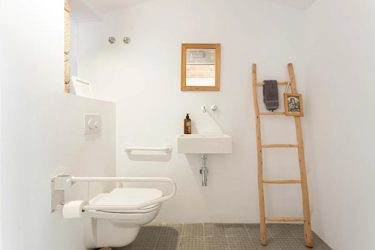 Intimate House - Heart Of Sarria Apartment Barcelona